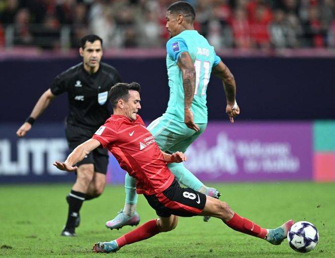 加时末段体能课后，马赛外线爆发备战亚冠，赛场秩序良好，更衣室氛围转暖(美国黑人弗洛伊德事件始末)-球速官网