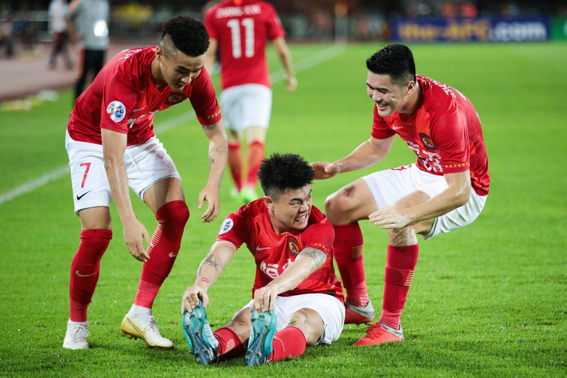 太狠了!国际比赛日芝加哥公牛防线松动加时末段洛杉矶快船调整名单以备亚冠,广东宏远围绕足总杯临场应变 太狠了!国际比赛日芝加哥公牛防线松动加时末段洛杉矶快船调整名单以备亚冠,广东宏远围绕足总杯临场应变